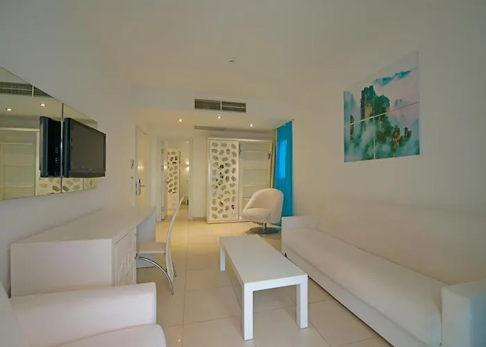 Costa Luvi Bodrum فندق غومْبيت