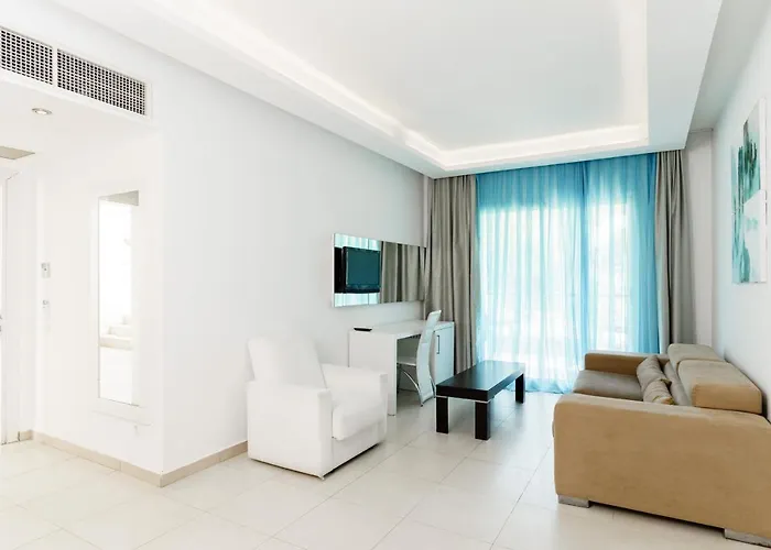 فندق Costa Luvi Bodrum 4*